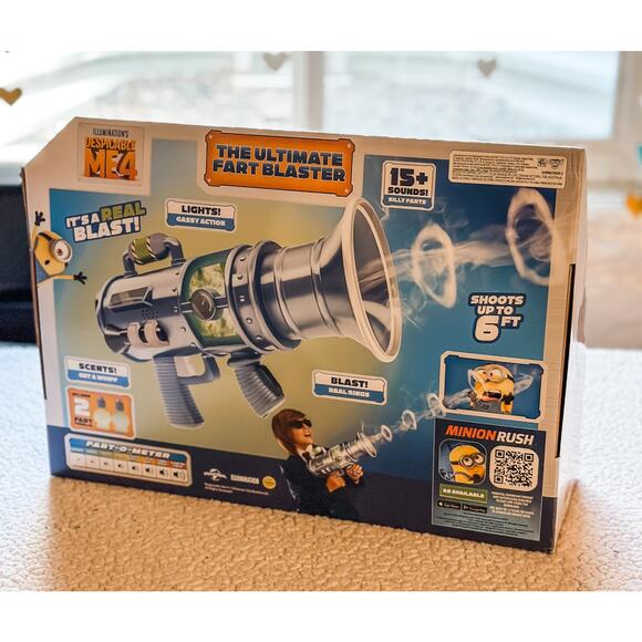 NEW Despicable Me 4 Ultimate Fart Blaster Toy | Shoots Real Fart Rings - Picture 2 of 2